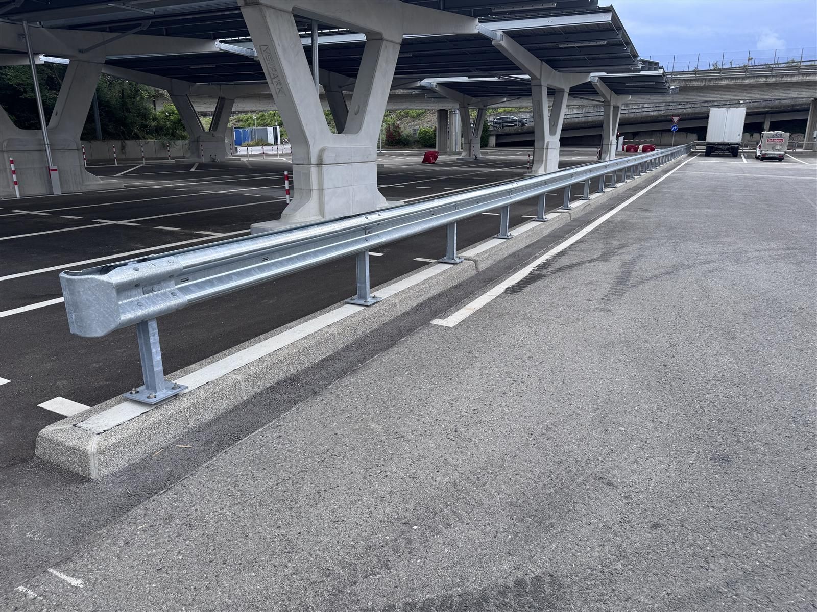 Safety guardrail installed at the roadside by Concept Clôtures