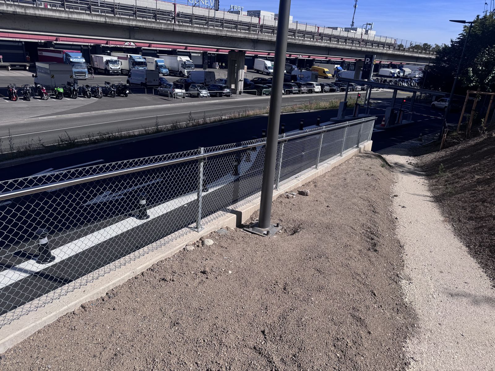 Chain-link fencing - handrails, Vernier