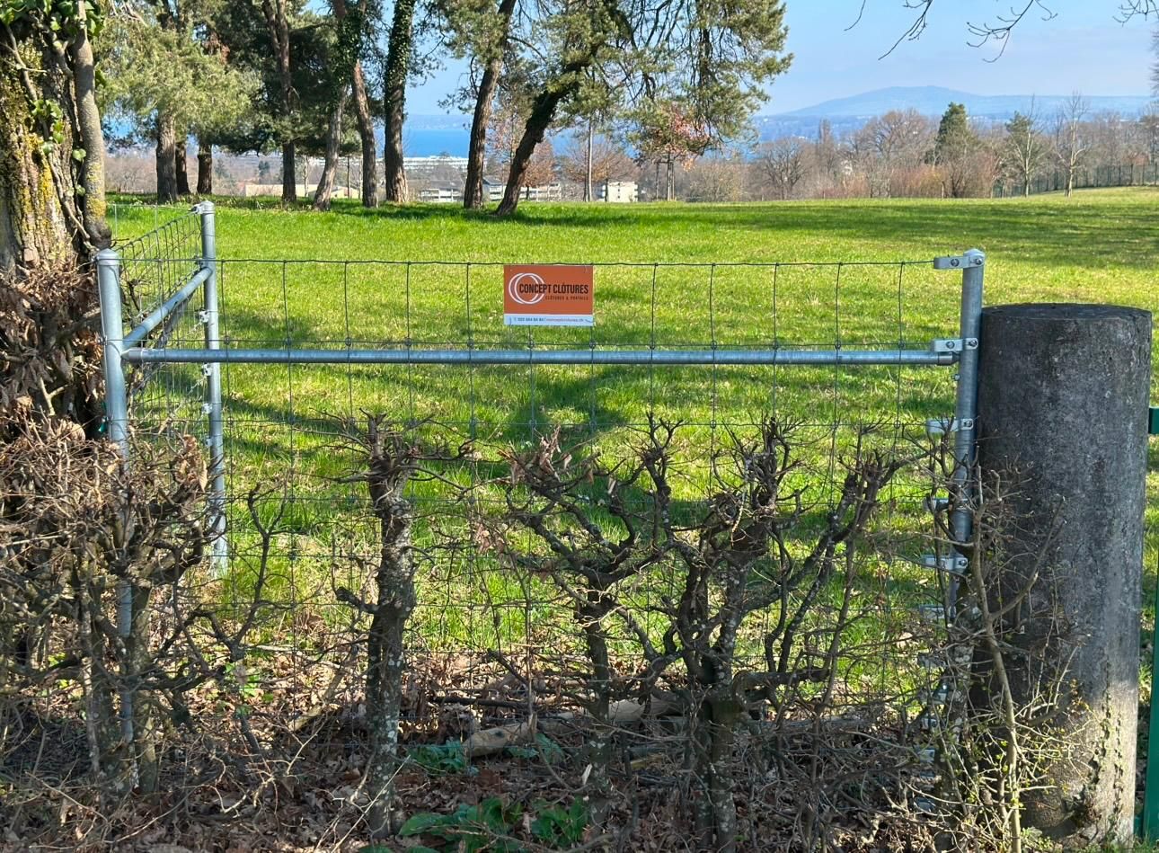 Ursus knotted wire fencing, Pregny-Chambésy