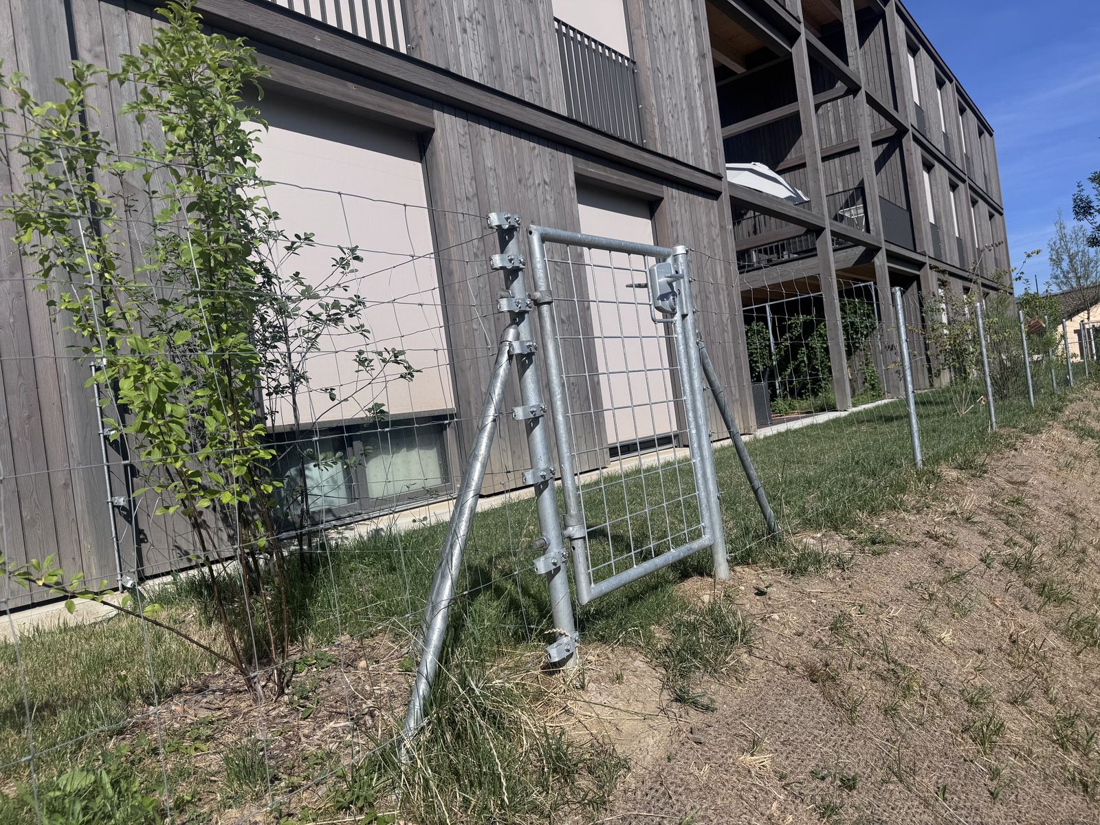 Ursus knotted wire fence installed by Concept Clôtures, Geneva region